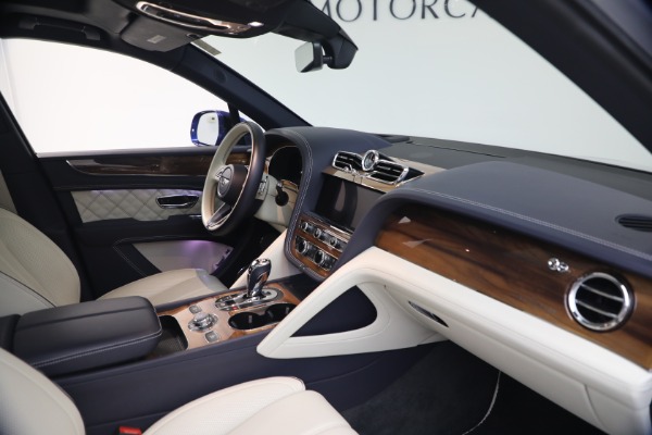 Used 2022 Bentley Bentayga V8 for sale $129,900 at Miller Motorcars Aston Martin in Greenwich CT 06830 22