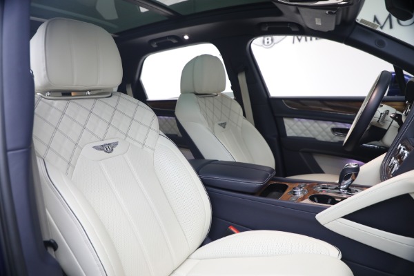 Used 2022 Bentley Bentayga V8 for sale $129,900 at Miller Motorcars Aston Martin in Greenwich CT 06830 24