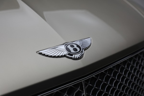 Used 2021 Bentley Bentayga V8 for sale $119,900 at Miller Motorcars Aston Martin in Greenwich CT 06830 13
