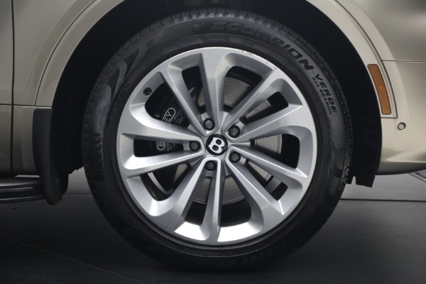 Used 2021 Bentley Bentayga V8 for sale $119,900 at Miller Motorcars Aston Martin in Greenwich CT 06830 16