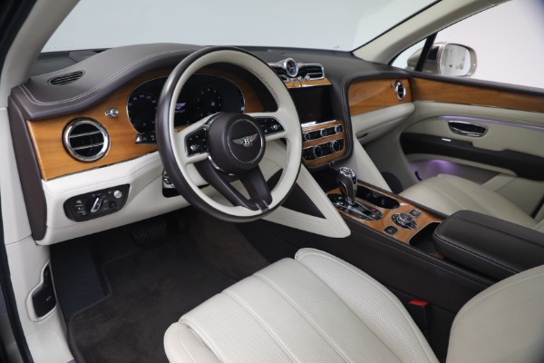Used 2021 Bentley Bentayga V8 for sale $119,900 at Miller Motorcars Aston Martin in Greenwich CT 06830 18