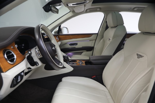 Used 2021 Bentley Bentayga V8 for sale $119,900 at Miller Motorcars Aston Martin in Greenwich CT 06830 19