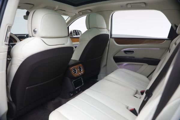 Used 2021 Bentley Bentayga V8 for sale $119,900 at Miller Motorcars Aston Martin in Greenwich CT 06830 21