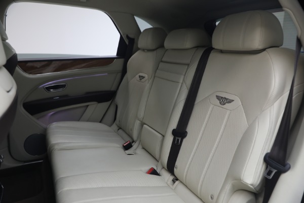 Used 2021 Bentley Bentayga V8 for sale $119,900 at Miller Motorcars Aston Martin in Greenwich CT 06830 23