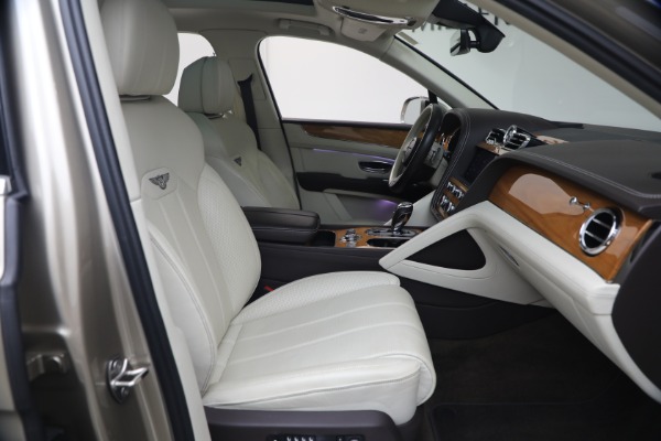 Used 2021 Bentley Bentayga V8 for sale $119,900 at Miller Motorcars Aston Martin in Greenwich CT 06830 26