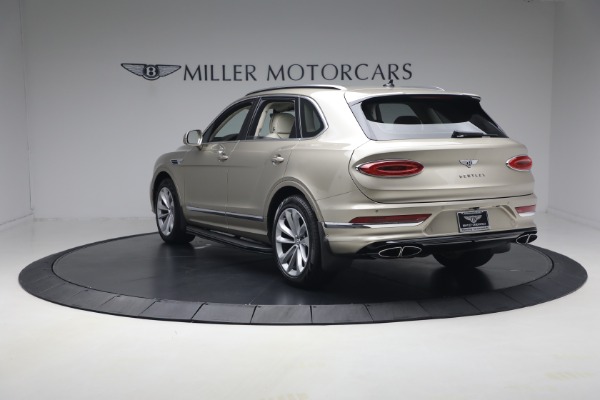 Used 2021 Bentley Bentayga V8 for sale $119,900 at Miller Motorcars Aston Martin in Greenwich CT 06830 5