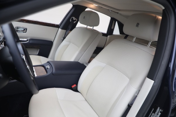 Used 2014 Rolls-Royce Ghost for sale $139,900 at Miller Motorcars Aston Martin in Greenwich CT 06830 18