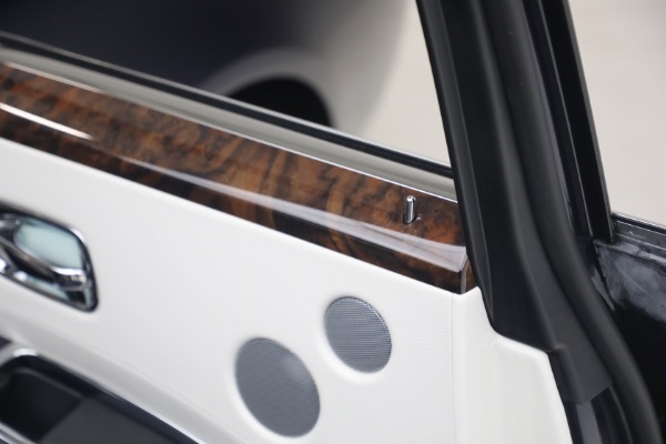 Used 2014 Rolls-Royce Ghost for sale $139,900 at Miller Motorcars Aston Martin in Greenwich CT 06830 19