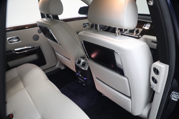 Used 2014 Rolls-Royce Ghost for sale $139,900 at Miller Motorcars Aston Martin in Greenwich CT 06830 27