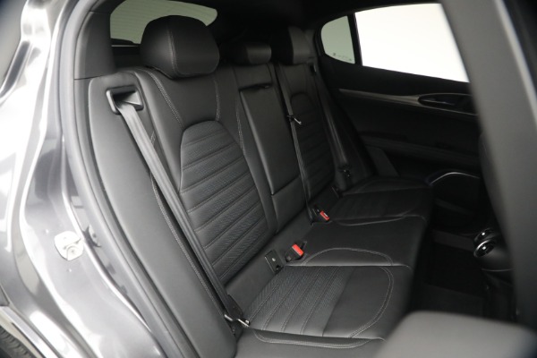 Used 2023 Alfa Romeo Stelvio Veloce for sale $34,900 at Miller Motorcars Aston Martin in Greenwich CT 06830 18