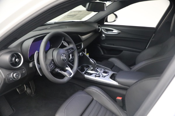 New 2026 Alfa Romeo Giulia Veloce for sale $57,670 at Miller Motorcars Aston Martin in Greenwich CT 06830 20