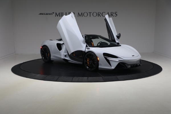 New 2026 McLaren Artura Spider Vision for sale $337,400 at Miller Motorcars Aston Martin in Greenwich CT 06830 19