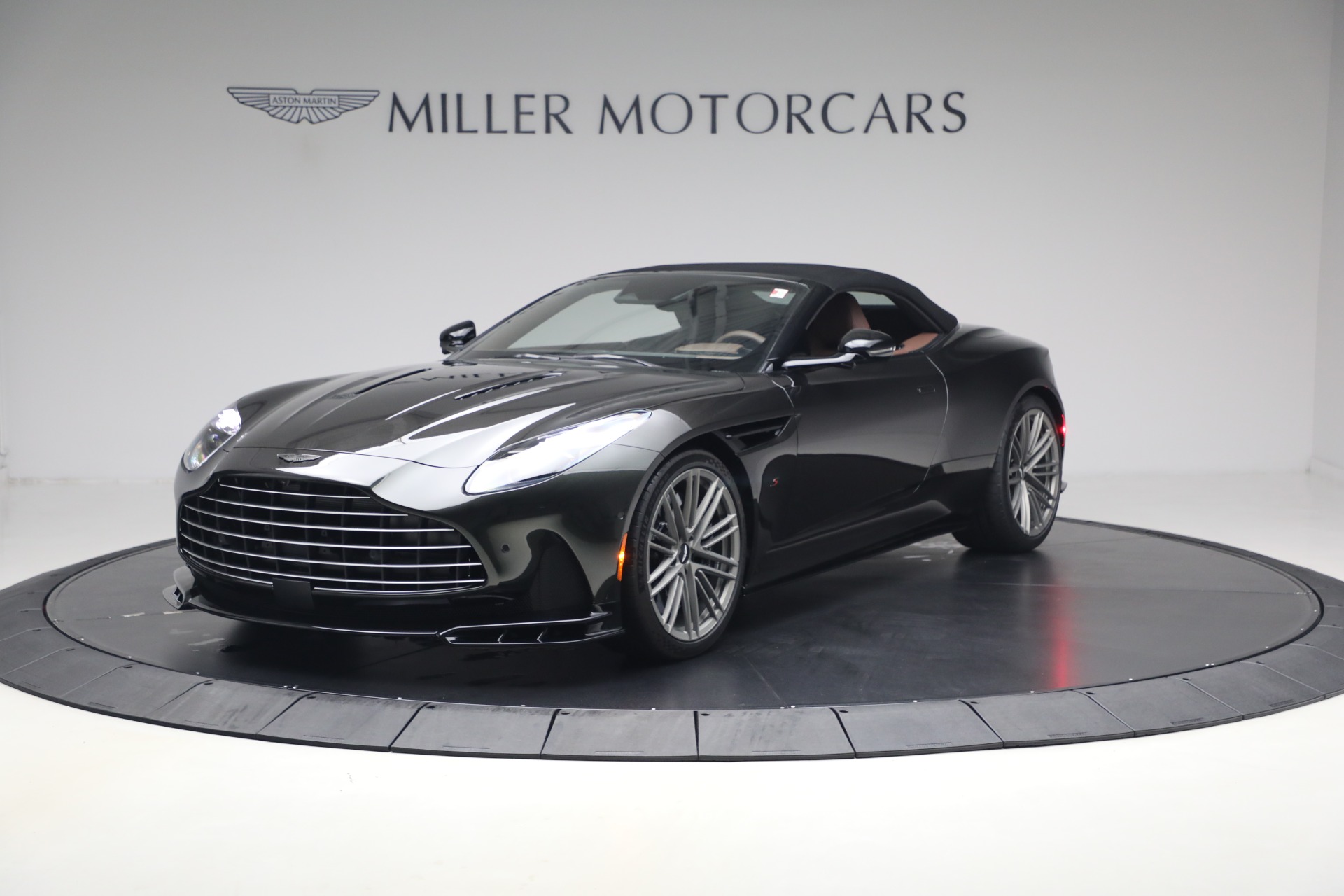 2026 Aston Martin DB12 Base - Photo 13