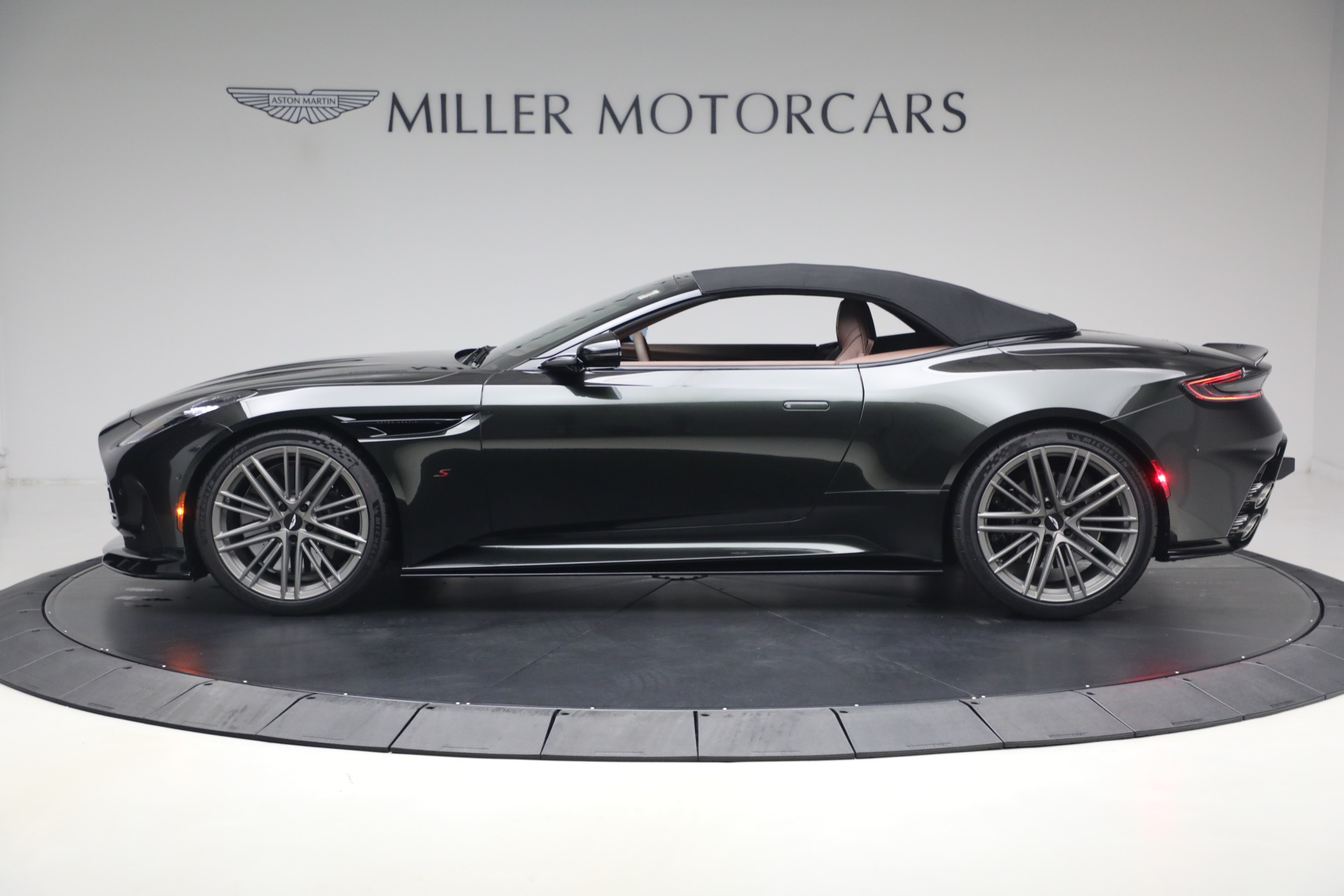 2026 Aston Martin DB12 Base - Photo 15