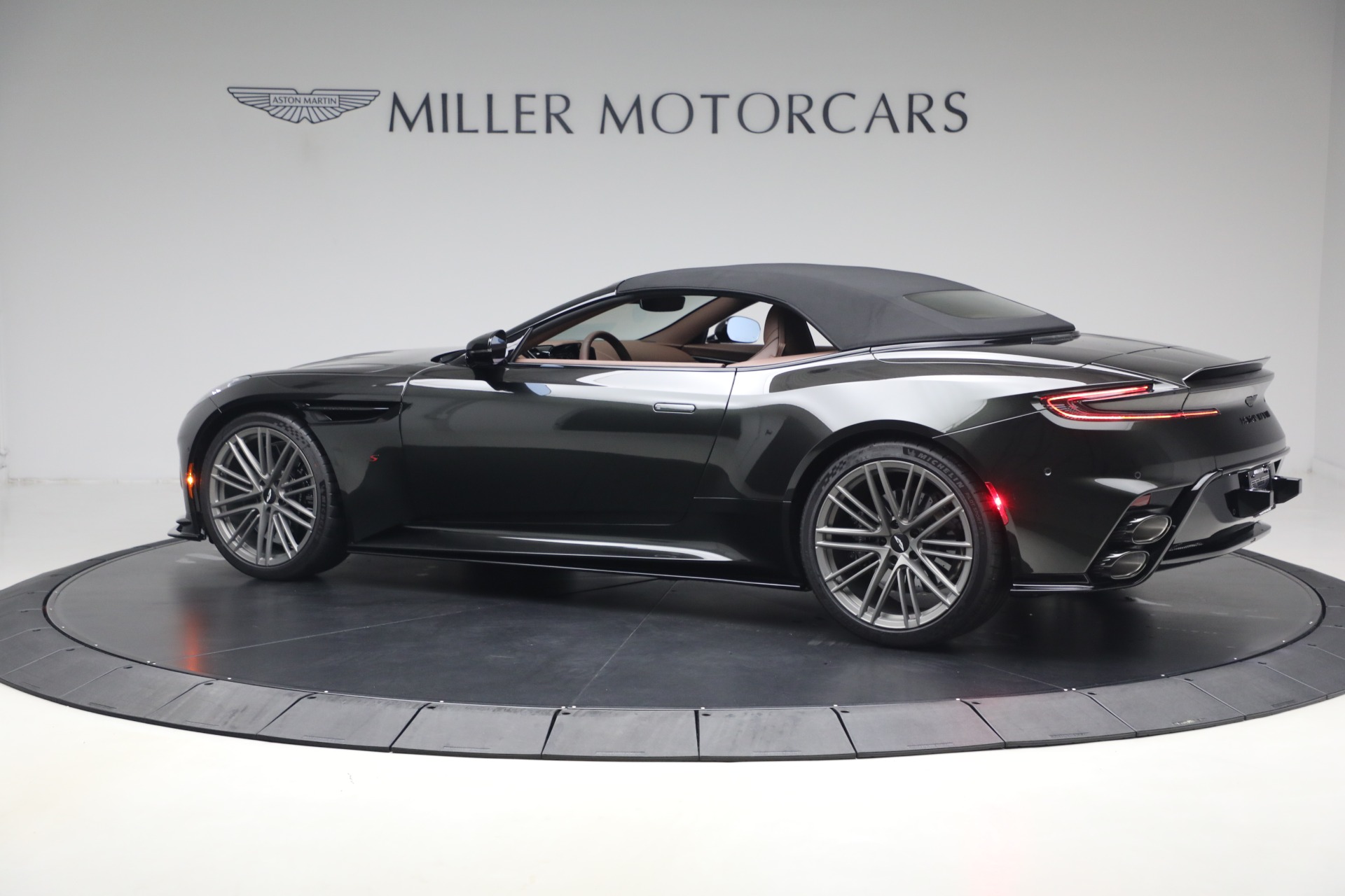 2026 Aston Martin DB12 Base - Photo 16