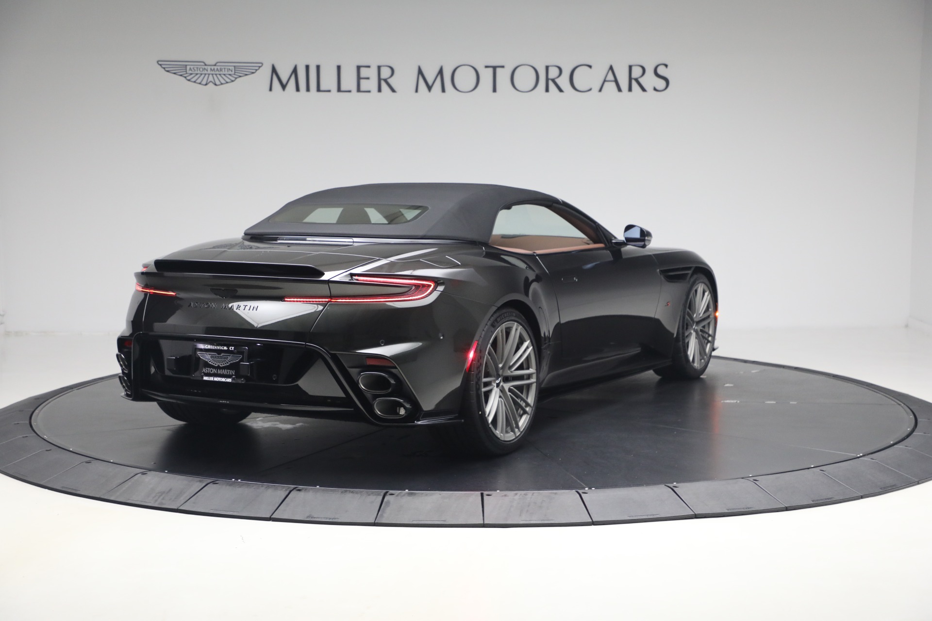 2026 Aston Martin DB12 Base - Photo 19