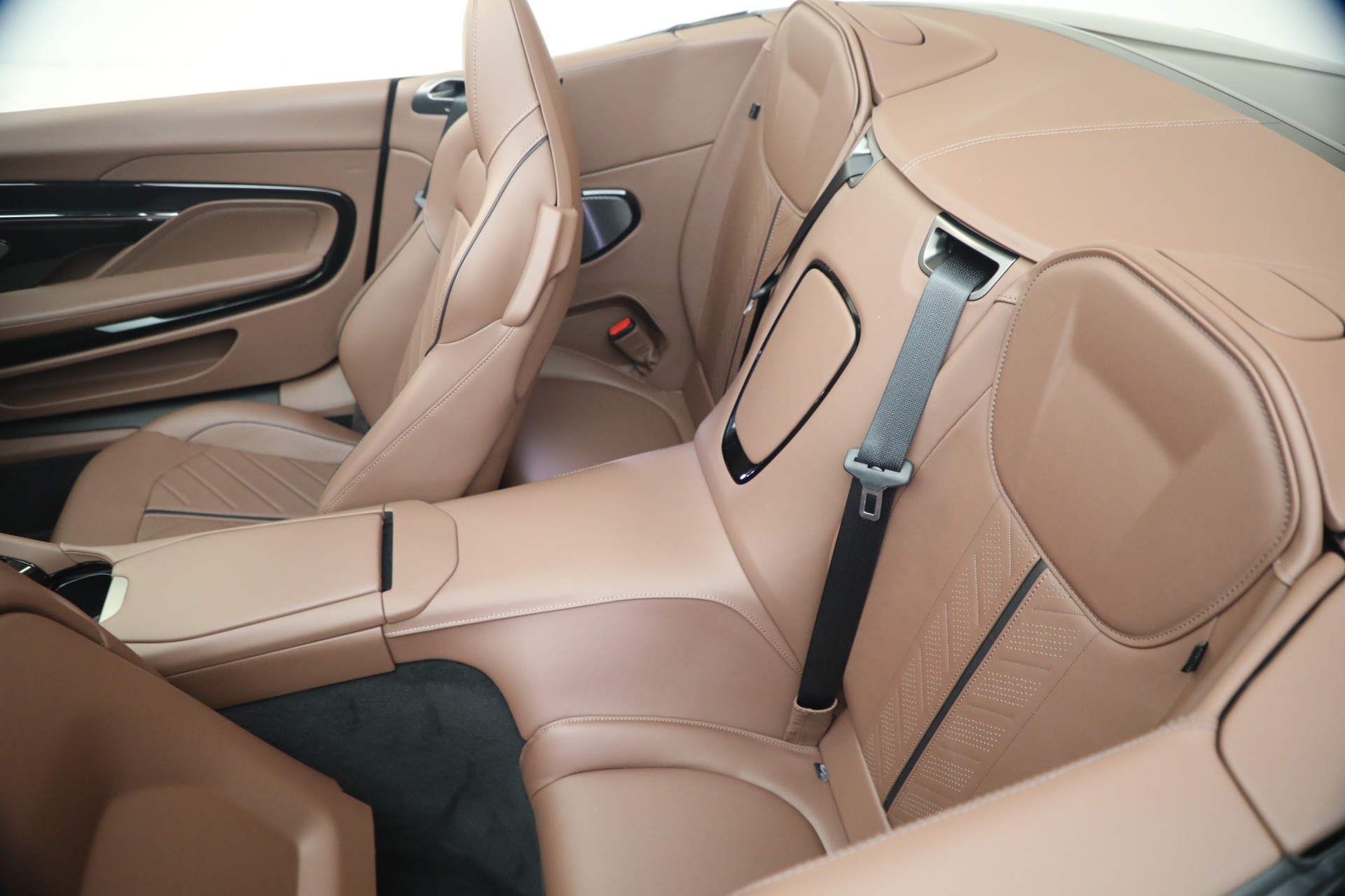 2026 Aston Martin DB12 Base - Photo 39