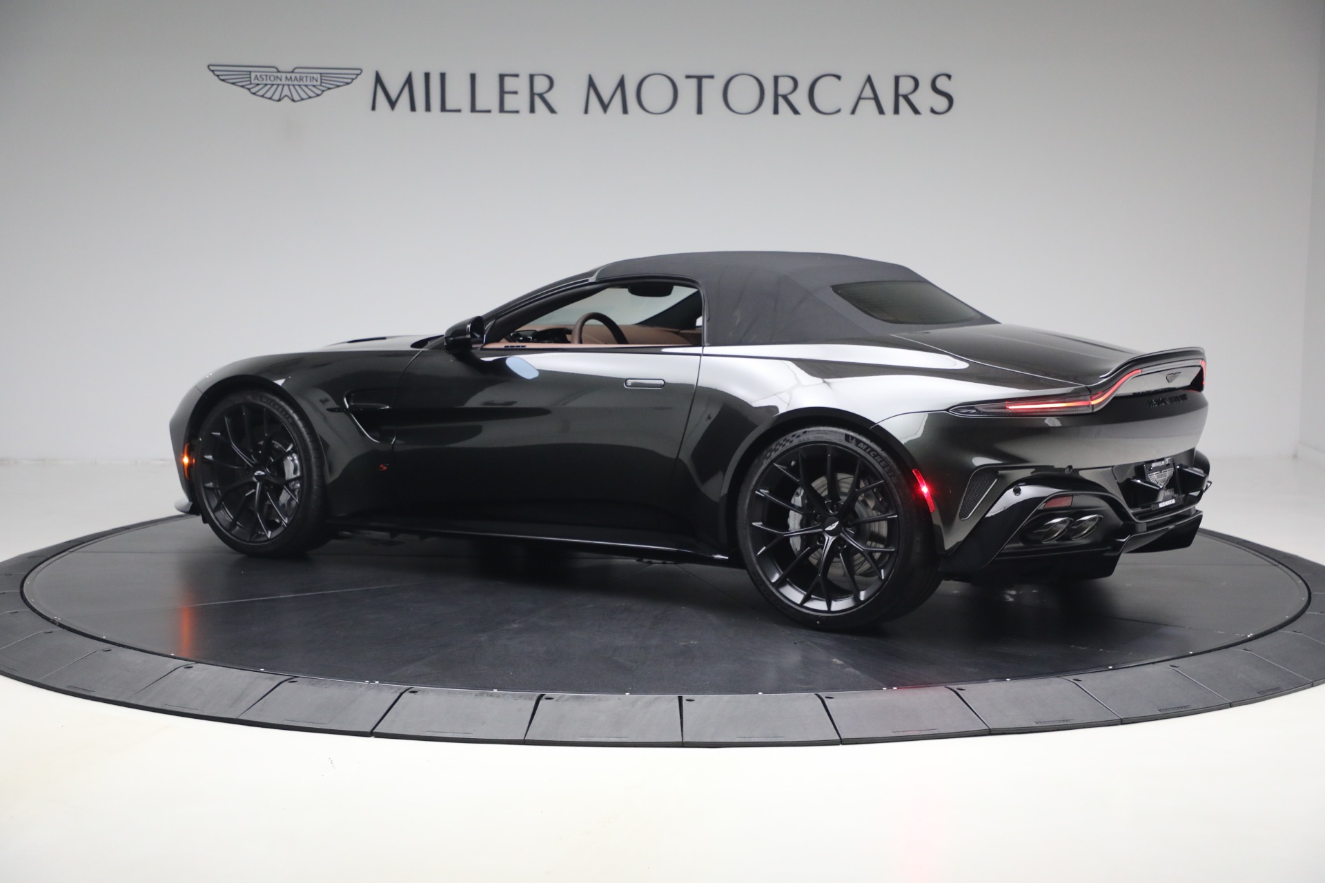 2026 Aston Martin Vantage Base - Photo 16
