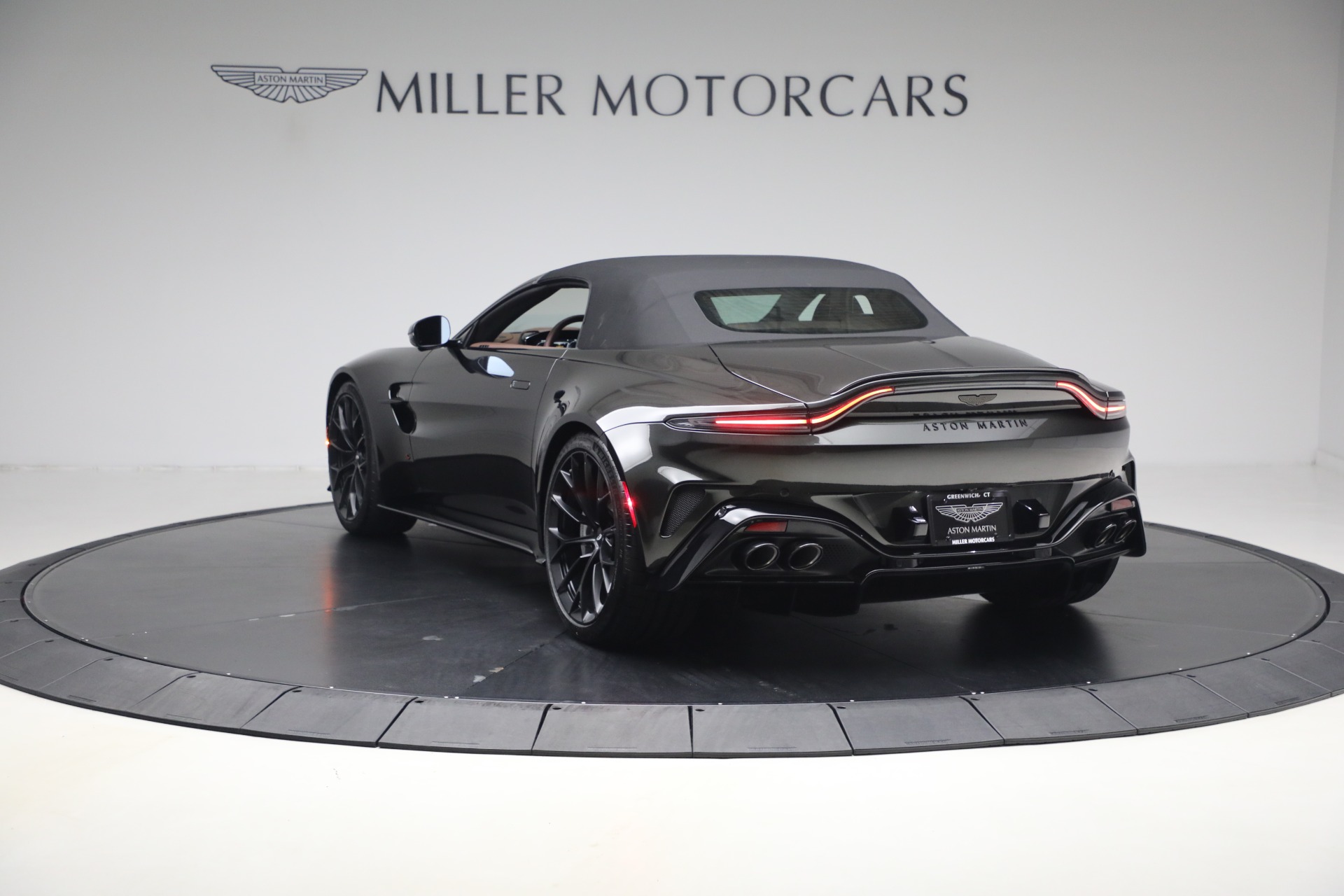 2026 Aston Martin Vantage Base - Photo 17