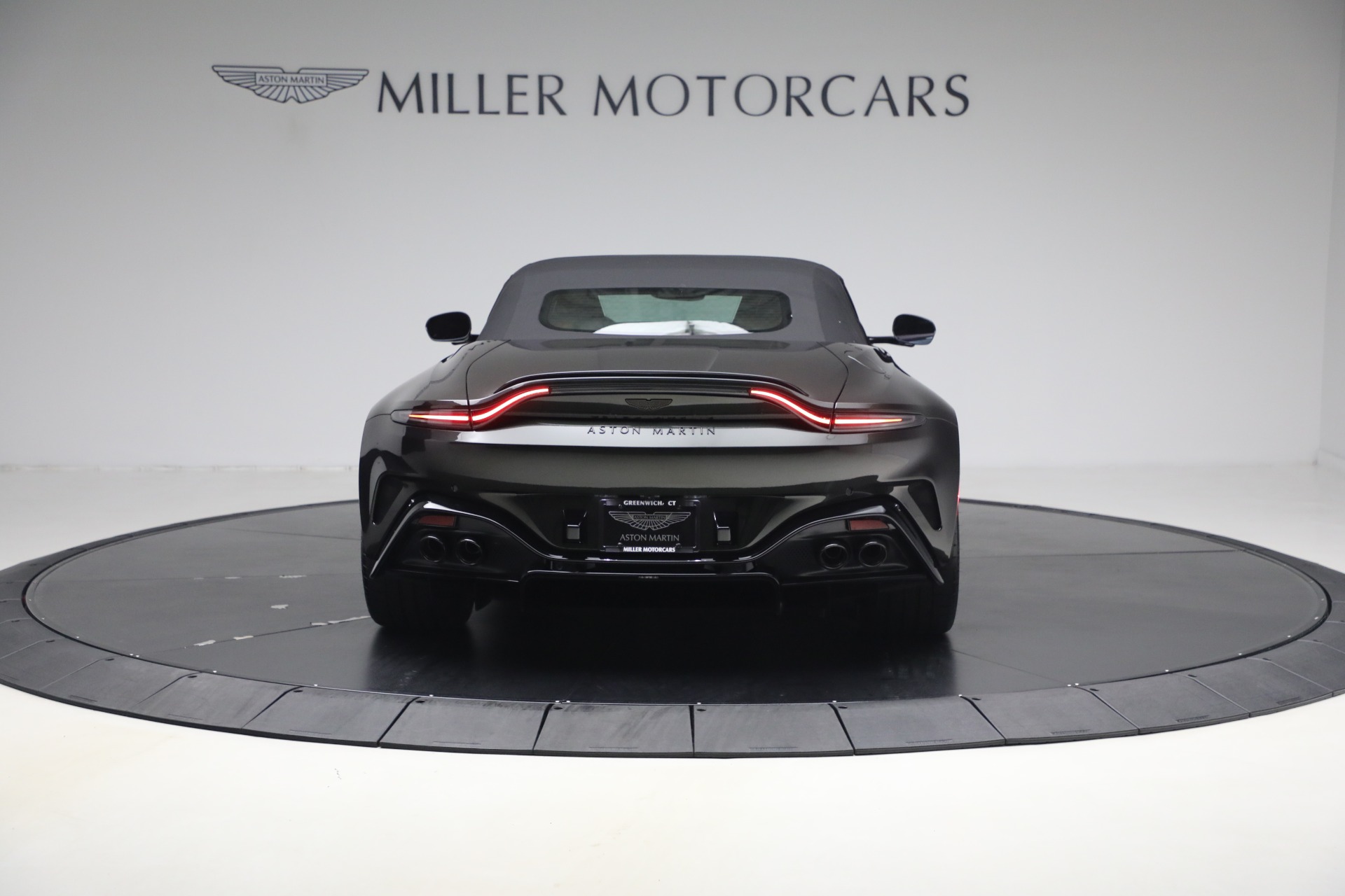 2026 Aston Martin Vantage Base - Photo 18