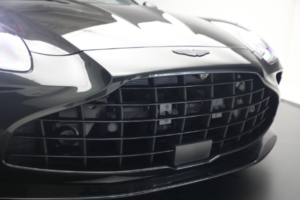 New 2026 Aston Martin Vantage S Roadster for sale $263,900 at Miller Motorcars Aston Martin in Greenwich CT 06830 26