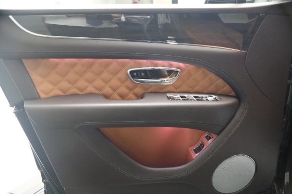 Used 2021 Bentley Bentayga Speed for sale $139,900 at Miller Motorcars Aston Martin in Greenwich CT 06830 18