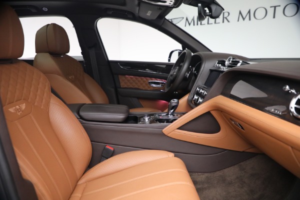 Used 2021 Bentley Bentayga Speed for sale $139,900 at Miller Motorcars Aston Martin in Greenwich CT 06830 27