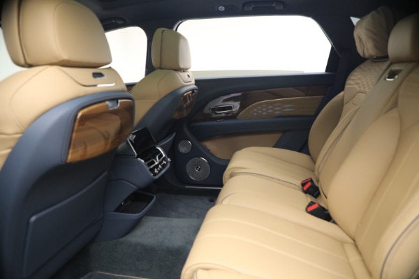 Used 2026 Bentley Bentayga EWB Azure V8 for sale $279,900 at Miller Motorcars Aston Martin in Greenwich CT 06830 23