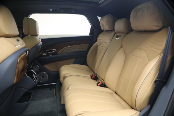 Used 2026 Bentley Bentayga EWB Azure V8 for sale $279,900 at Miller Motorcars Aston Martin in Greenwich CT 06830 24