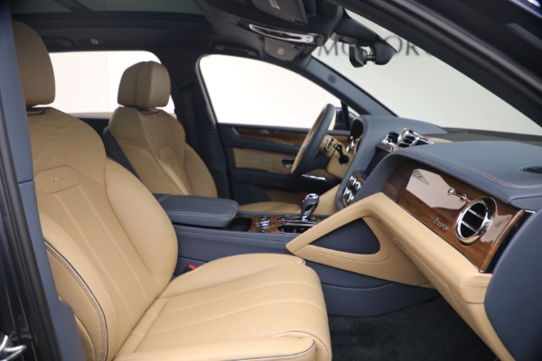 Used 2026 Bentley Bentayga EWB Azure V8 for sale $279,900 at Miller Motorcars Aston Martin in Greenwich CT 06830 27