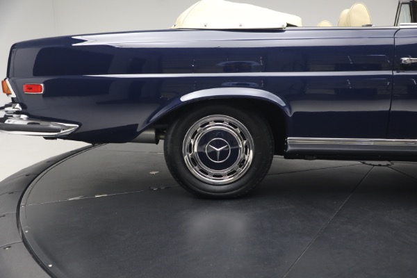 Used 1971 Mercedes-Benz 280SE 3.5 Cabriolet for sale $475,000 at Miller Motorcars Aston Martin in Greenwich CT 06830 20