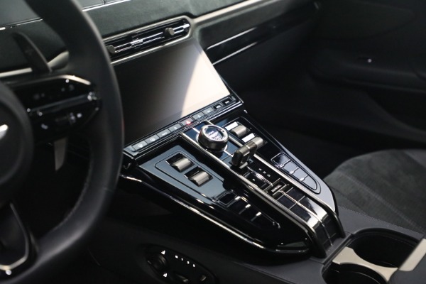Used 2025 Aston Martin Vantage for sale $187,900 at Miller Motorcars Aston Martin in Greenwich CT 06830 21