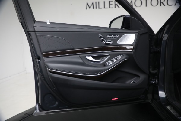 Used 2019 Mercedes-Benz S-Class S 560 4MATIC for sale $49,900 at Miller Motorcars Aston Martin in Greenwich CT 06830 26