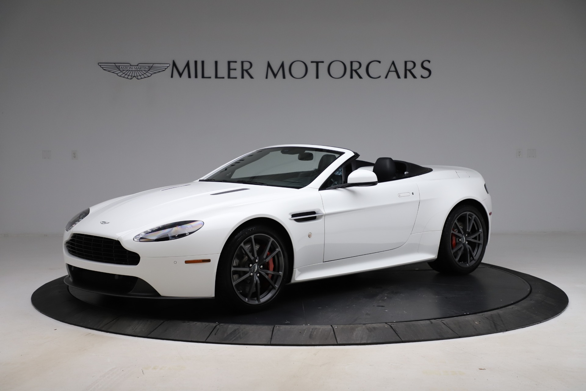 Used 2015 Aston Martin V8 Vantage GT Roadster for sale Sold at Aston Martin of Greenwich in Greenwich CT 06830 1